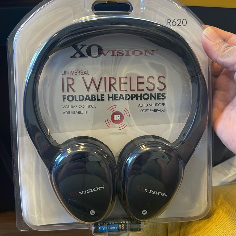 Universal IR wireless foldable headphones